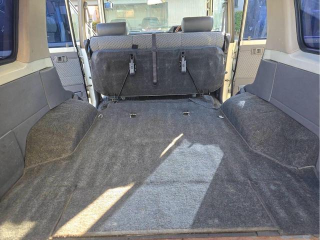 ランドクルーザー７０ ＬＸ　ナロー　４ＷＤ　５速マニュアル　純正ホワイト　パワーウィンドー　ルーフキャリア　ヨコハマジオランダーＭ／Ｔタイヤ　ＥＴＣ　タイミングベルト交換済　車検付き（35枚目）