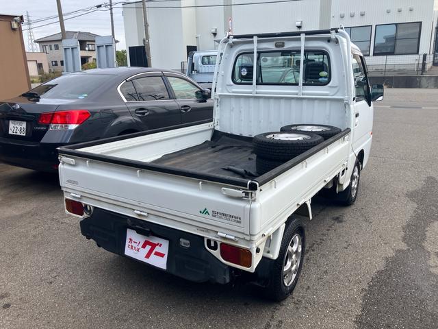 サンバートラック TC 4WD マニュアル エアコン パワステ 切り替え エアバック 三方開 プロテクターガードゴム 鳥居ガード 荷台ゴム 走行47930k台 検9/3月迄(6枚目)