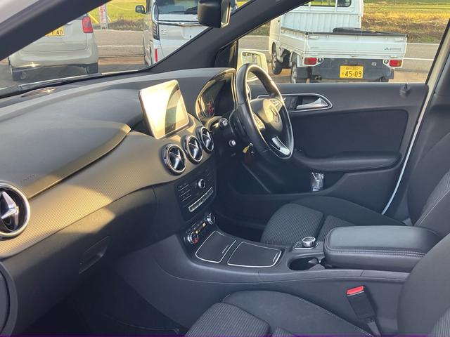 Bクラス B180 B180 セーフティ 純正ナビ 地デジ Bカメラ ETC Pシート シートヒーター ブラインドスポット サイドエアバック 盗難防止システム クルコン LEDヘッドライト コーナーソナー 後期モデル(14枚目)