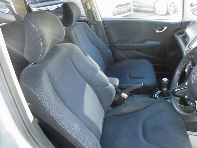 フィットハイブリッド RS 6速MT ナビ フルセグ Bluetooth キーレス アルミ ETC(11枚目)