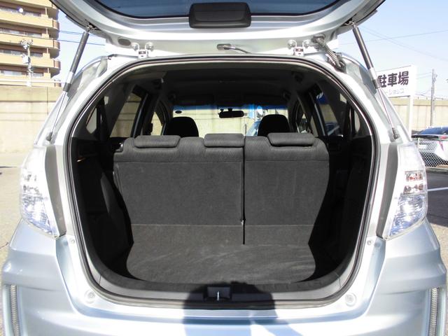 フィットハイブリッド RS 6速MT ナビ フルセグ Bluetooth キーレス アルミ ETC(14枚目)