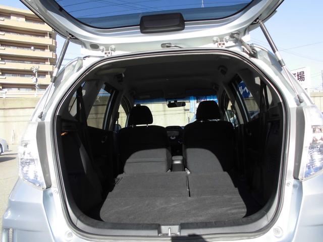 フィットハイブリッド RS 6速MT ナビ フルセグ Bluetooth キーレス アルミ ETC(15枚目)