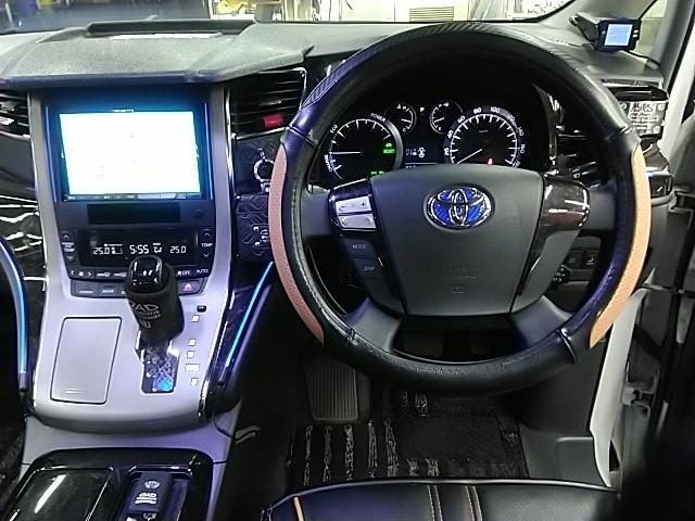 ヴェルファイア ZR ワンオーナー 両側電動スライド キーレス フルセグ ナビ&TV 20アルミホイール 乗車定員7人 エアバッグ 電動シート オートマ 助手席エアバッグ サイドエアバッグ HIDヘッドライト ETC(8枚目)