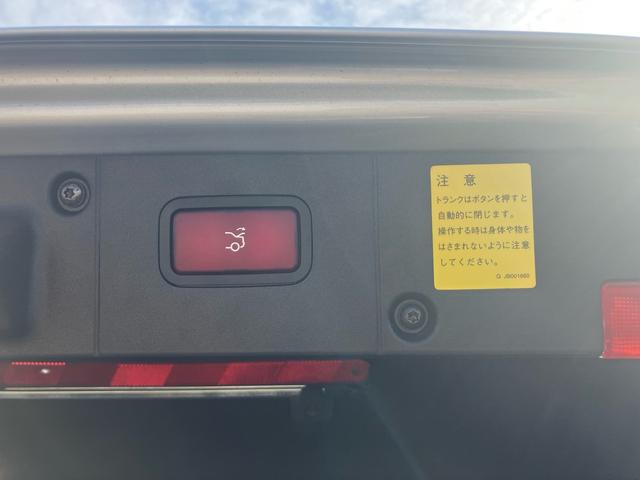 Sクラス S350 ブラックレザーシート サンルーフ 純正HDDナビ バックカメラ ETC キーレスエントリー 純正19インチアルミ キセノンヘッドライト(9枚目)