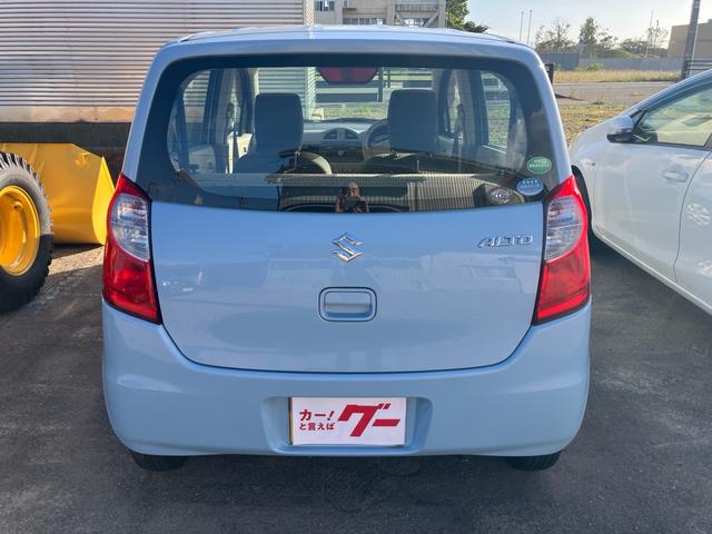 アルト Ｆ　キーレスエントリー　純正ＣＤオーディオ　ヘッドライトレベライザー　運転席・助手席エアバッグ（5枚目）