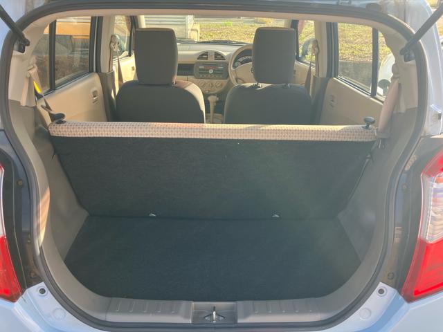 アルト Ｆ　キーレスエントリー　純正ＣＤオーディオ　ヘッドライトレベライザー　運転席・助手席エアバッグ（8枚目）