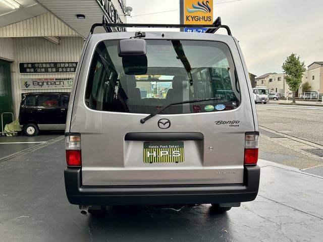 ボンゴバン ＧＬ　鑑定済　当社オリジナルスタイル（クルール）マット黒塗装パーツ　貨物ホビータイヤｘグロス黒塗装純正鉄チン＆ルーフキャリア　４ＷＤ　ロールーフ　５人乗　１ｔ積　タイミングチェーン　フルセグナビ　キーレス（14枚目）