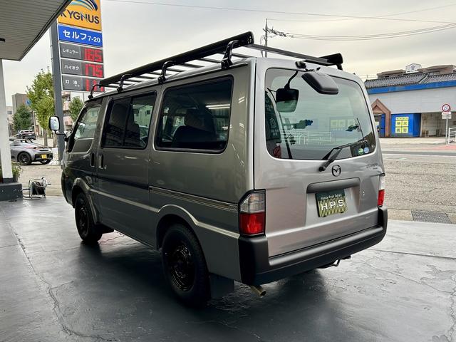 ボンゴバン ＧＬ　鑑定済　当社オリジナルスタイル（クルール）マット黒塗装パーツ　貨物ホビータイヤｘグロス黒塗装純正鉄チン＆ルーフキャリア　４ＷＤ　ロールーフ　５人乗　１ｔ積　タイミングチェーン　フルセグナビ　キーレス（15枚目）