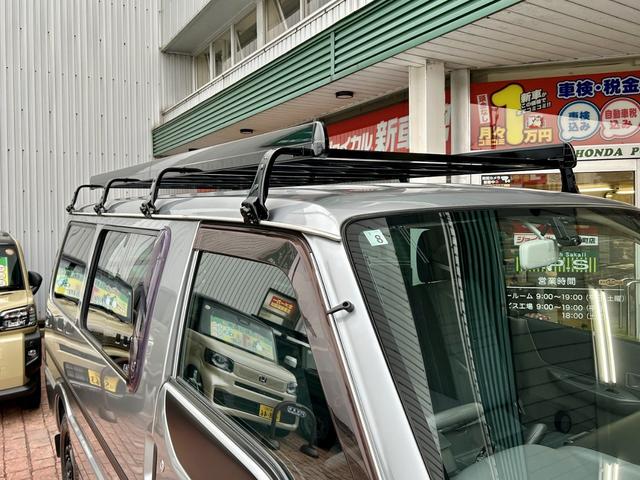 ボンゴバン ＧＬ　鑑定済　当社オリジナルスタイル（クルール）マット黒塗装パーツ　貨物ホビータイヤｘグロス黒塗装純正鉄チン＆ルーフキャリア　４ＷＤ　ロールーフ　５人乗　１ｔ積　タイミングチェーン　フルセグナビ　キーレス（20枚目）