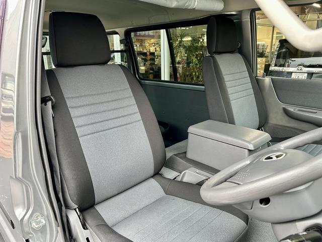 ボンゴバン ＧＬ　鑑定済　当社オリジナルスタイル（クルール）マット黒塗装パーツ　貨物ホビータイヤｘグロス黒塗装純正鉄チン＆ルーフキャリア　４ＷＤ　ロールーフ　５人乗　１ｔ積　タイミングチェーン　フルセグナビ　キーレス（33枚目）