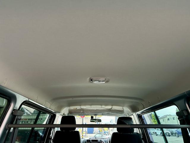 ボンゴバン ＧＬ　鑑定済　当社オリジナルスタイル（クルール）マット黒塗装パーツ　貨物ホビータイヤｘグロス黒塗装純正鉄チン＆ルーフキャリア　４ＷＤ　ロールーフ　５人乗　１ｔ積　タイミングチェーン　フルセグナビ　キーレス（37枚目）