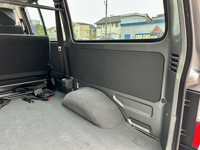 ボンゴバン ＧＬ　鑑定済　当社オリジナルスタイル（クルール）マット黒塗装パーツ　貨物ホビータイヤｘグロス黒塗装純正鉄チン＆ルーフキャリア　４ＷＤ　ロールーフ　５人乗　１ｔ積　タイミングチェーン　フルセグナビ　キーレス（38枚目）