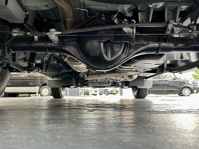 ボンゴバン ＧＬ　鑑定済　当社オリジナルスタイル（クルール）マット黒塗装パーツ　貨物ホビータイヤｘグロス黒塗装純正鉄チン＆ルーフキャリア　４ＷＤ　ロールーフ　５人乗　１ｔ積　タイミングチェーン　フルセグナビ　キーレス（46枚目）