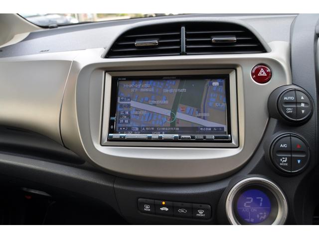 スマートセレクション ナビ キーレス HID フルセグ クルコン 禁煙車 ワンオーナー スマートキー アイドリングストップ ミュージックプレーヤー接続可(13枚目)