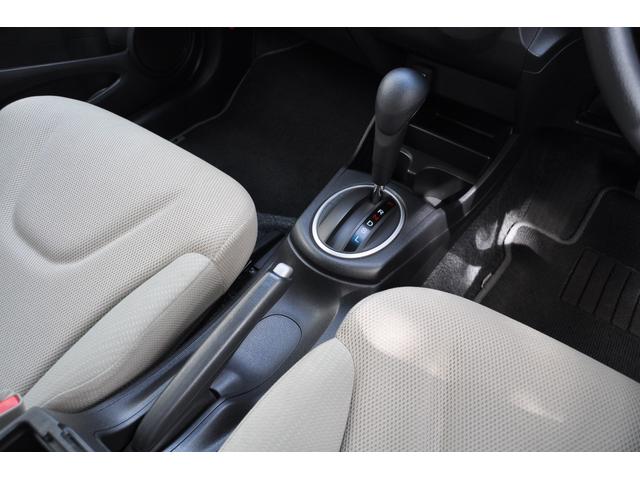 スマートセレクション ナビ キーレス HID フルセグ クルコン 禁煙車 ワンオーナー スマートキー アイドリングストップ ミュージックプレーヤー接続可(16枚目)