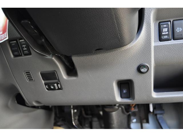 NV350キャラバンバン ロングライダープレミアムGX インテリジェントアラウンドビューモニター(移動物検知機能付) /助手席側ワンタッチオートスライトドア /LEDヘッドランプ(ハイ/ロービーム、オートレベライザー付)(33枚目)