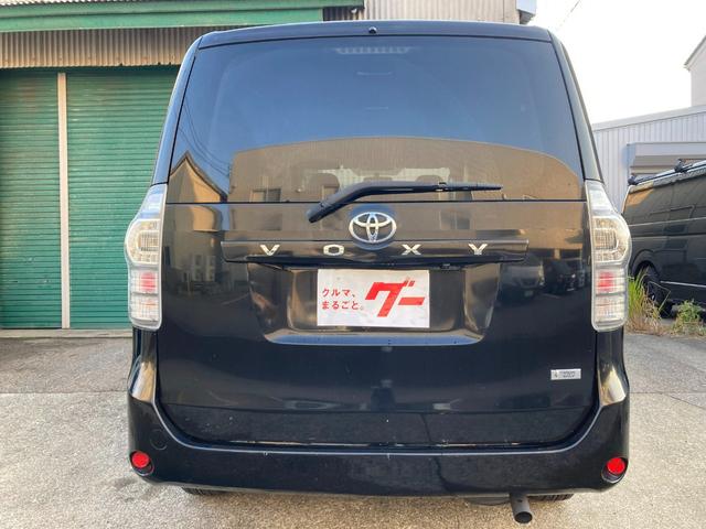 ヴォクシー Ｘ　Ｌエディション　４ＷＤ　オートエアコン　ＨＩＤ　左パワースライドドア　セカンド回転シート　オートヘッドライト　電格ドアミラー　プライバシーガラス（3枚目）
