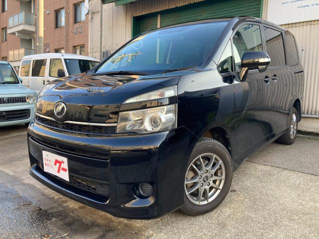 ヴォクシー Ｘ　Ｌエディション　４ＷＤ　オートエアコン　ＨＩＤ　左パワースライドドア　セカンド回転シート　オートヘッドライト　電格ドアミラー　プライバシーガラス（7枚目）
