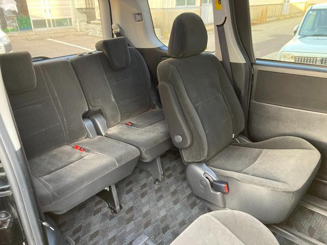 ヴォクシー Ｘ　Ｌエディション　４ＷＤ　オートエアコン　ＨＩＤ　左パワースライドドア　セカンド回転シート　オートヘッドライト　電格ドアミラー　プライバシーガラス（17枚目）