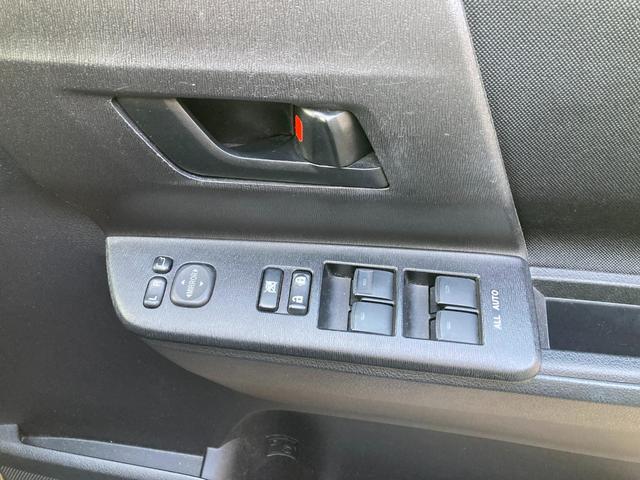 ヴォクシー Ｘ　Ｌエディション　４ＷＤ　オートエアコン　ＨＩＤ　左パワースライドドア　セカンド回転シート　オートヘッドライト　電格ドアミラー　プライバシーガラス（22枚目）