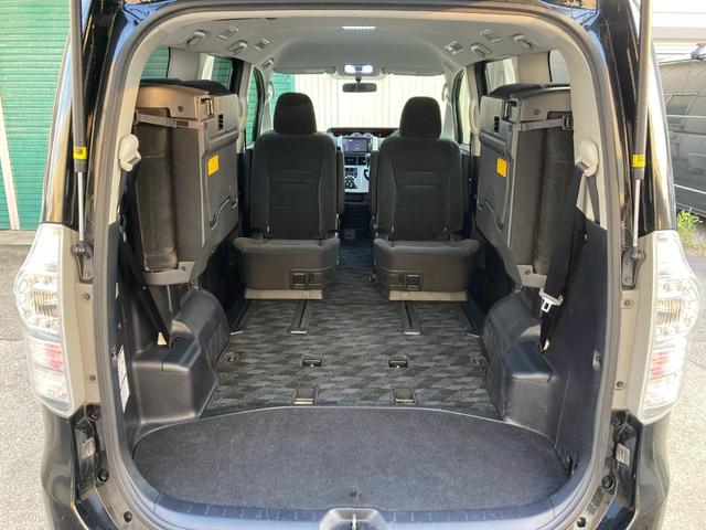 ヴォクシー Ｘ　Ｌエディション　４ＷＤ　オートエアコン　ＨＩＤ　左パワースライドドア　セカンド回転シート　オートヘッドライト　電格ドアミラー　プライバシーガラス（23枚目）