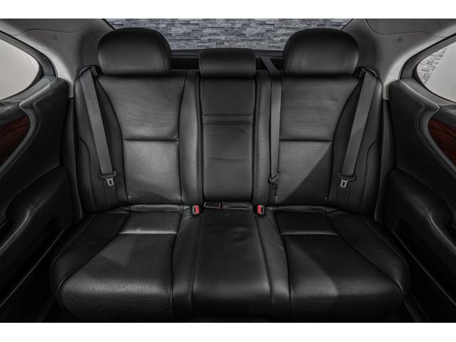 LS LS600h バージョンS Iパッケージ 4WD 禁煙車 ブラックレザーシート サンルーフ 純正HDDナビ バックカメラ ETC ドライブレコーダー スマートキー プッシュスタート LEDヘッドライト(5枚目)