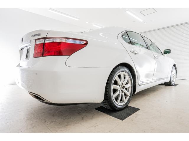 LS LS600h バージョンS Iパッケージ 4WD 禁煙車 ブラックレザーシート サンルーフ 純正HDDナビ バックカメラ ETC ドライブレコーダー スマートキー プッシュスタート LEDヘッドライト(11枚目)