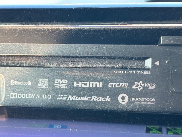 ナビ開口部の画像です。ナビ型式：ＶＸＵ−２１７ＮＢｉ