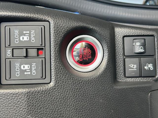 運転席操作部スイッチの画像です。