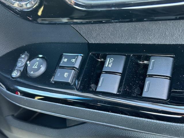 運転席窓操作部スイッチの画像です。