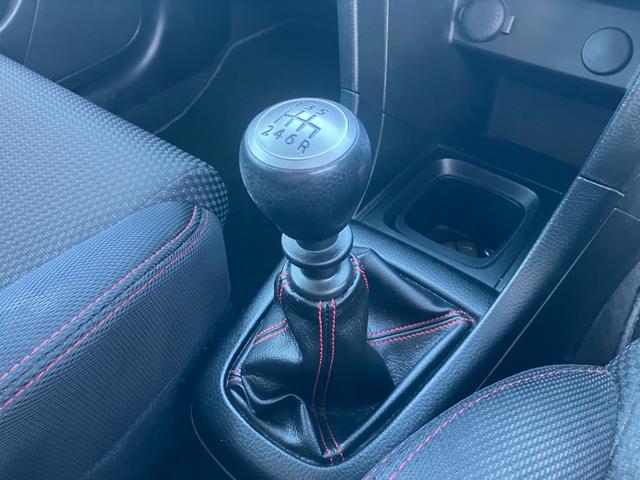 スイフトスポーツ ベースグレード 6速マニュアル スマートキー プッシュスタート 純正17インチアルミ オートクルーズコントロール HIDヘッドライト オートエアコン 電動格納ミラー 社外CDオーディオ(15枚目)