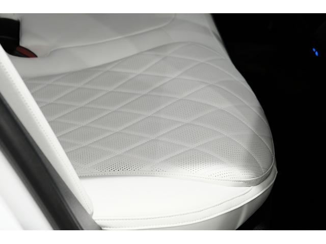 Eクラスステーションワゴン E200 ステーションワゴン アバンギャルド AMGラインパッケージ/デジタルインテリアパッケージ/レザーエクスクルーシブパッケージ(33枚目)