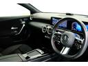 ”Hi、Mercedes”でお馴染み、対話型インフォテイメント・システム「MBUX」搭載車!音声のみでナビの設定や、エアコンの設定などを行っていただけます。