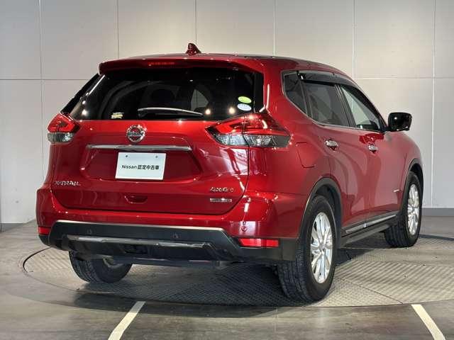 エクストレイル ２．０　２０Ｘｉ　ハイブリッド　レザーエディション　４ＷＤ　純正ナビ　アラウンドビュー　プロパイロット（5枚目）