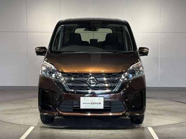 セレナ ２．０　ＸＶ　４ＷＤ　純正ナビ　アラウンドビュー　ドラレコ　ＥＴＣ（2枚目）