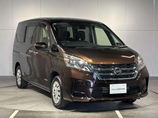 セレナ ２．０　ＸＶ　４ＷＤ　純正ナビ　アラウンドビュー　ドラレコ　ＥＴＣ（3枚目）