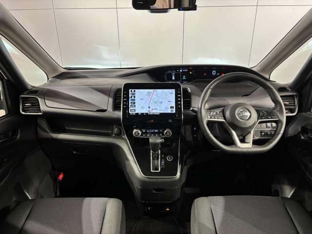 セレナ ２．０　ＸＶ　４ＷＤ　純正ナビ　アラウンドビュー　ドラレコ　ＥＴＣ（4枚目）