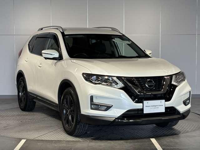 エクストレイル ２．０　２０Ｘｉ　Ｖセレクション　２列車　４ＷＤ　純正ナビ　アラウンドビュー　プロパイロット（3枚目）