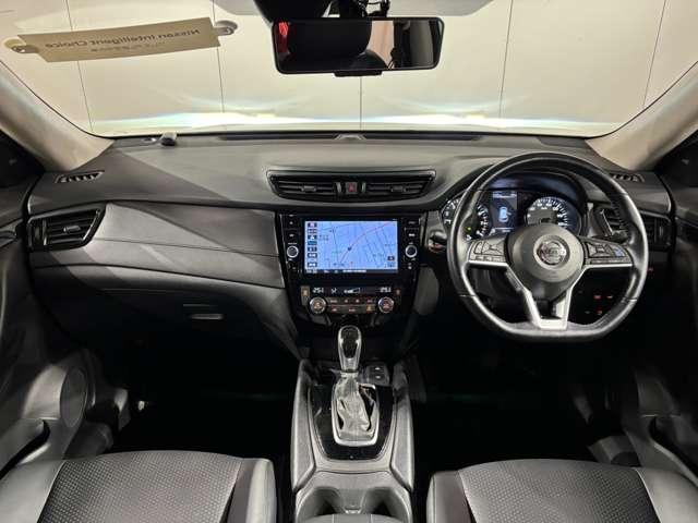 エクストレイル ２．０　２０Ｘｉ　Ｖセレクション　２列車　４ＷＤ　純正ナビ　アラウンドビュー　プロパイロット（4枚目）