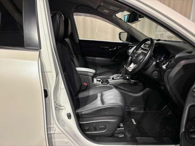 エクストレイル ２．０　２０Ｘｉ　Ｖセレクション　２列車　４ＷＤ　純正ナビ　アラウンドビュー　プロパイロット（10枚目）