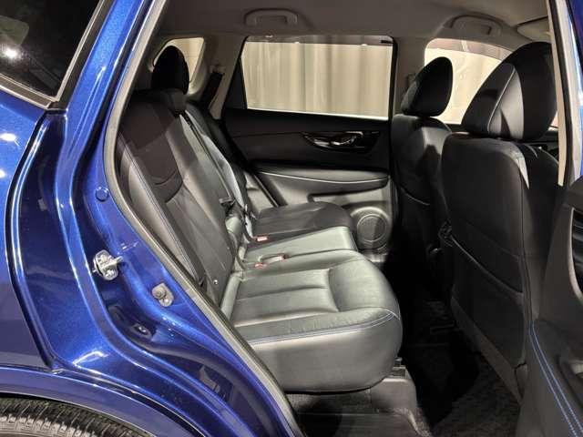 エクストレイル ２．０　ＡＵＴＥＣＨ　ｉパッケージ　２列車　４ＷＤ　純正ナビ　アラウンドビュー　プロパイロット（12枚目）