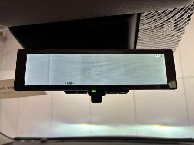 �o�b�N�~���[�ɉf�����f��܂�����������̉ו���吨�̐l������Ă����E���Ȃ��ł��������^�b�`�ŕ��ʂ̋��ɂ��؂�ւ��ł���̂ň��S�ł��恙