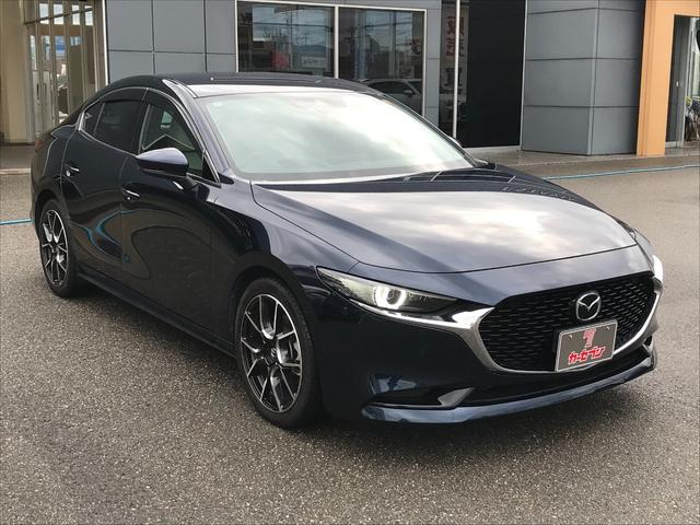 ＭＡＺＤＡ３セダン ２０Ｓ　Ｌパッケージ　４ＷＤ　１オーナー　純正ナビＴＶ　３６０°ビューモニタ　ホワイトレザーシートヒーター　レーダーブレーキ　アダプティブクルコン　ブラインドスポットモニター　前後ソナー　１８ＡＷ　ＥＴＣ　インテリキー２個（9枚目）