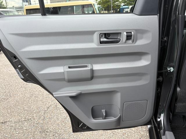 タフト Ｇ　ダーククロムベンチャー　４ＷＤ　スマートアシスト　スカイフィールトップ　オートエアコン　ＬＥＤヘッド　オートライト　スマートキー　電動格納ミラー　アイドリングストップ　シートリフター　シートヒーター　クルーズコントロール（65枚目）