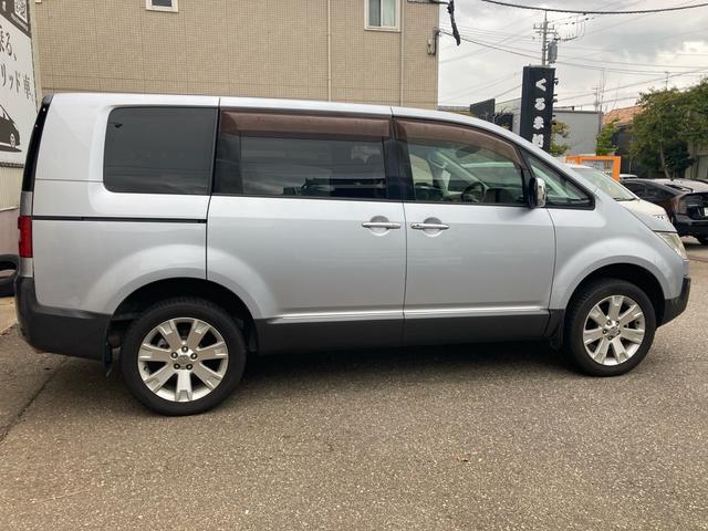 デリカＤ：５ シャモニー　４ＷＤ　バックカメラ　後席モニター　ＥＴＣ　片側スライドドア（4枚目）
