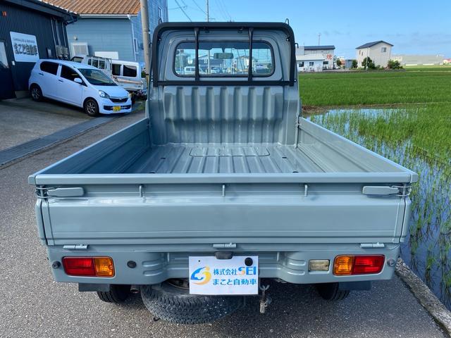 ハイゼットトラック エアコン・パワステ　スペシャル　４ＷＤ　５速マニュアル　新品アルミホイール・新品ラジアルタイヤ　ＮＥＷペイント　エアコン　パワステ　三方開（5枚目）