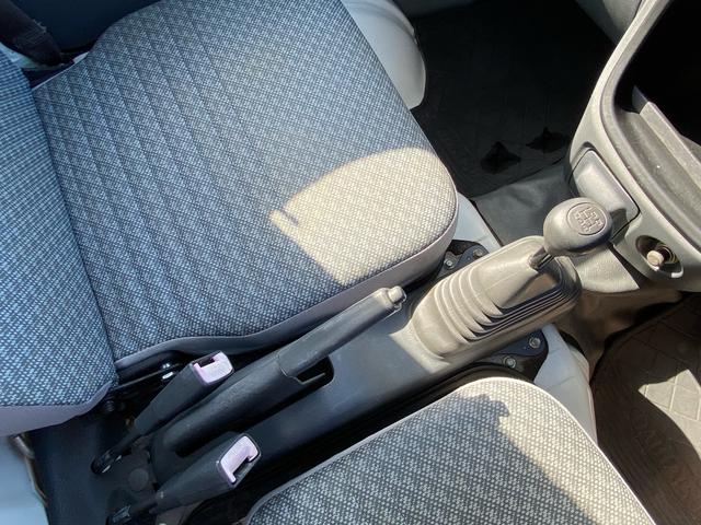 ハイゼットトラック エアコン・パワステ　スペシャル　４ＷＤ　５速マニュアル　新品アルミホイール・新品ラジアルタイヤ　ＮＥＷペイント　エアコン　パワステ　三方開（13枚目）