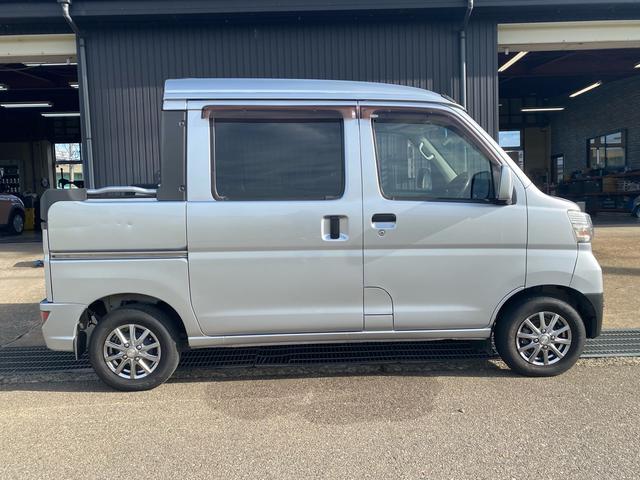 ハイゼットカーゴ デッキバンＧ　ＳＡＩＩＩ　４ＷＤ　スマートアシスト　キーレスエントリー　純正ＣＤオーディオ　社外アルミ・２０２４年製ブリジストンラジアルタイヤ　ＬＥＤヘッドライト　フォグ　アイドリングストップ（7枚目）
