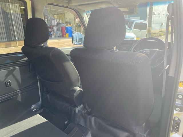 ハイゼットカーゴ デッキバンＧ　ＳＡＩＩＩ　４ＷＤ　スマートアシスト　キーレスエントリー　純正ＣＤオーディオ　社外アルミ・２０２４年製ブリジストンラジアルタイヤ　ＬＥＤヘッドライト　フォグ　アイドリングストップ（16枚目）
