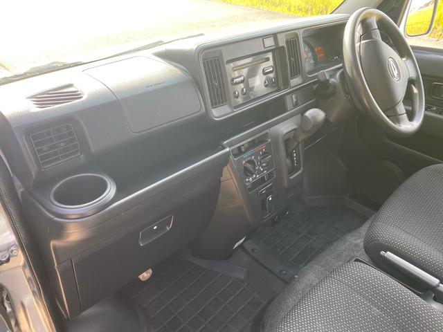 ハイゼットカーゴ デッキバンＧ　ＳＡＩＩＩ　４ＷＤ　スマートアシスト　キーレスエントリー　純正ＣＤオーディオ　社外アルミ・２０２４年製ブリジストンラジアルタイヤ　ＬＥＤヘッドライト　フォグ　アイドリングストップ（18枚目）